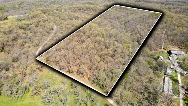 000 Red Wolf Lane, Goodman, MO 64843