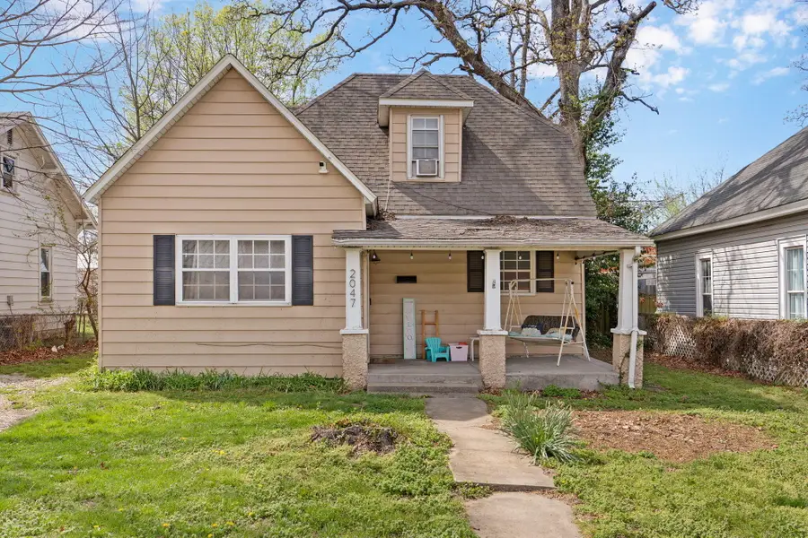 2047 N Ramsey Avenue, Springfield, MO 65803 - #2