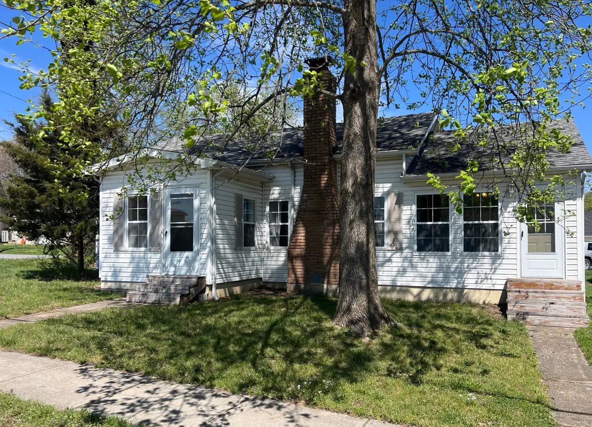 418 W Commercial Street, Mansfield, MO 65704 - #1