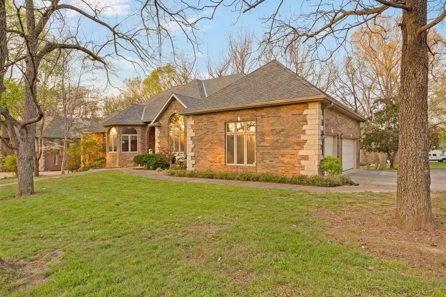 5034 S Glenhaven Avenue, Springfield, MO 65804 - #3