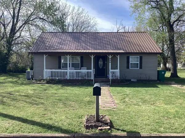 116 E Harker Street, Mountain Grove, MO 65711