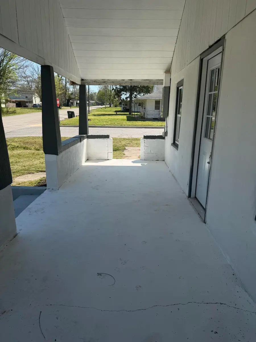 733 S Griffith Avenue, Aurora, MO 65605 - #2