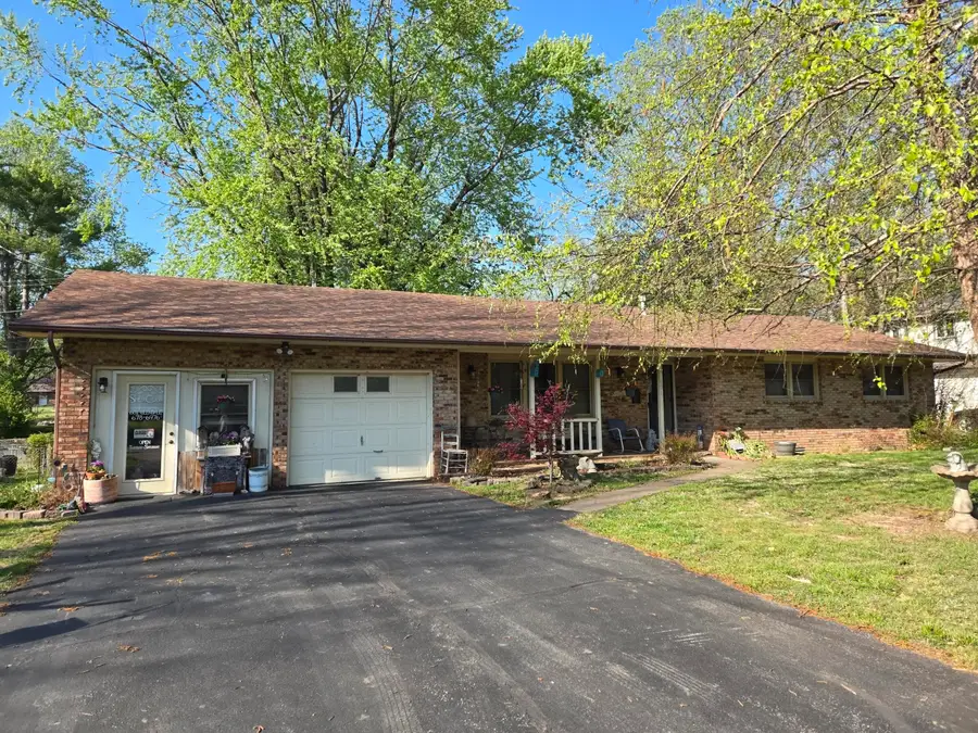 601 E Glendale Street, Aurora, MO 65605 - #2