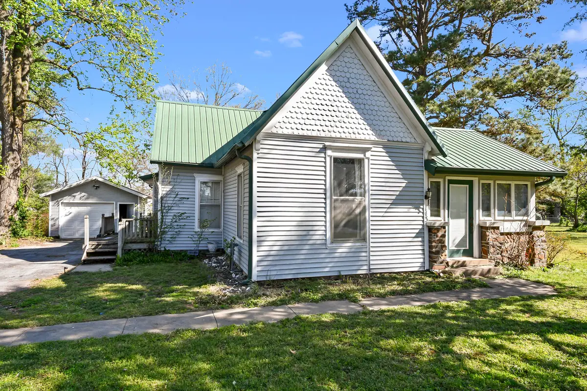 143 W Russell Avenue, Billings, MO 65610 - #1