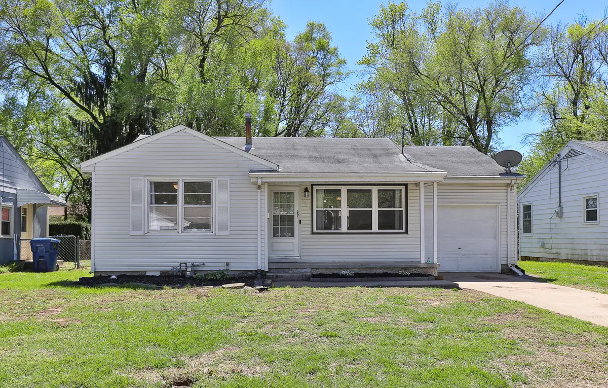 206 E Cherokee Street, Springfield, MO 65807 - #1