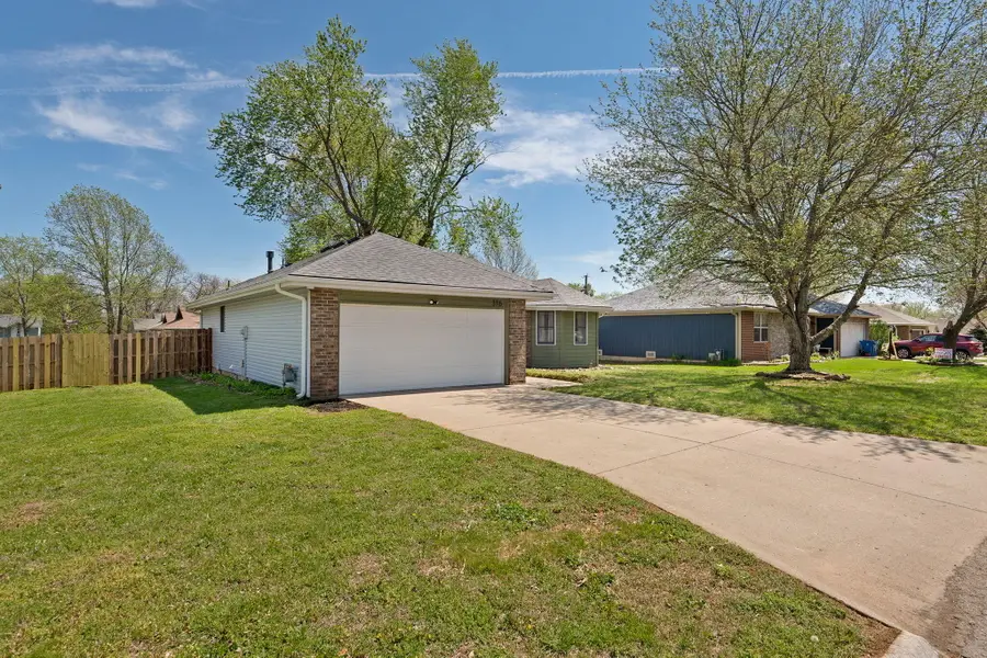 316 Hillcrest Avenue, Nixa, MO 65714 - #2