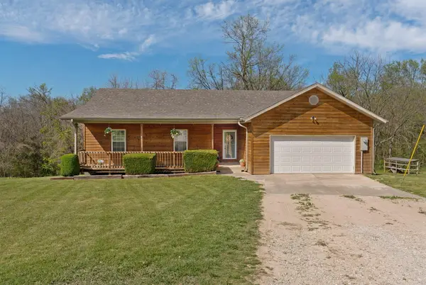 1865 N College Circle, Morrisville, MO 65645