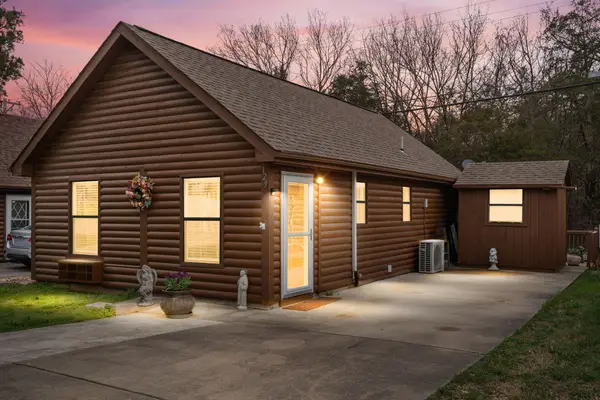 129 Bears Paw Way, Hollister, MO 65672