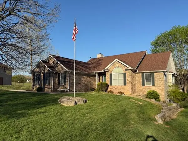 705 E Pamela Drive, West Plains, MO 65775