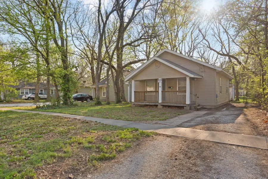 1223 N Rogers Avenue, Springfield, MO 65802 - #2