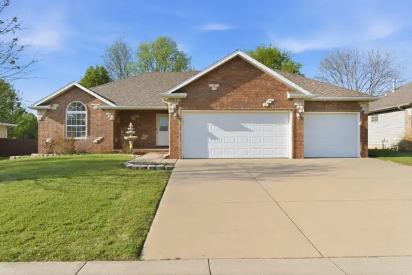 3551 W Cole Street, Battlefield, MO 65619