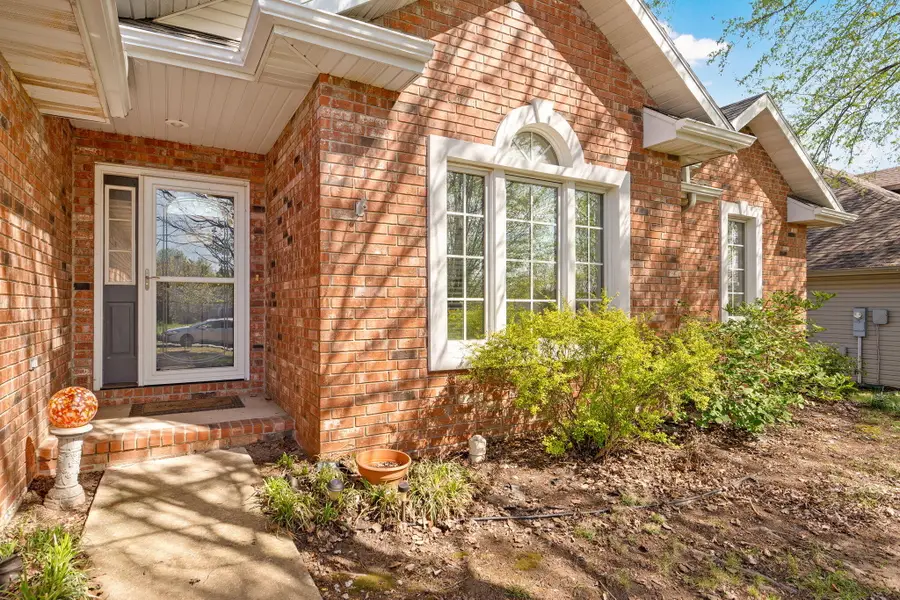 442 S Yellowwood Drive, Springfield, MO 65809 - #2