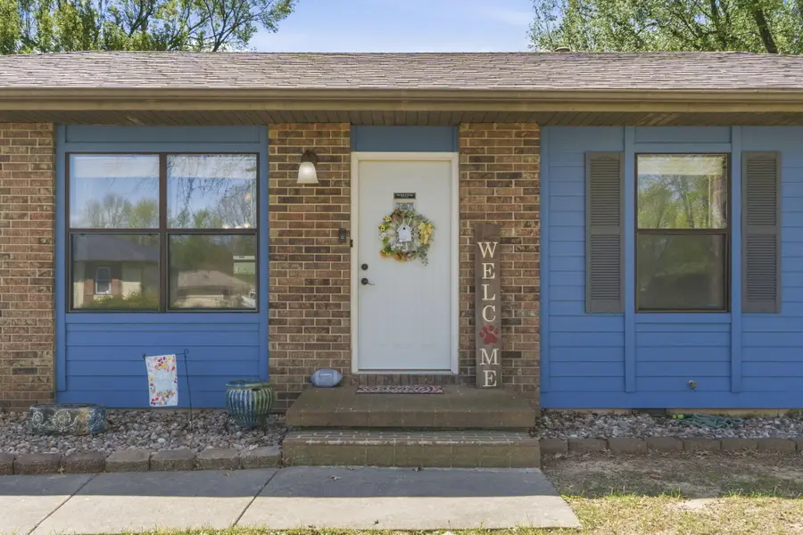 802 E Dyann Drive, Nixa, MO 65714 - #3