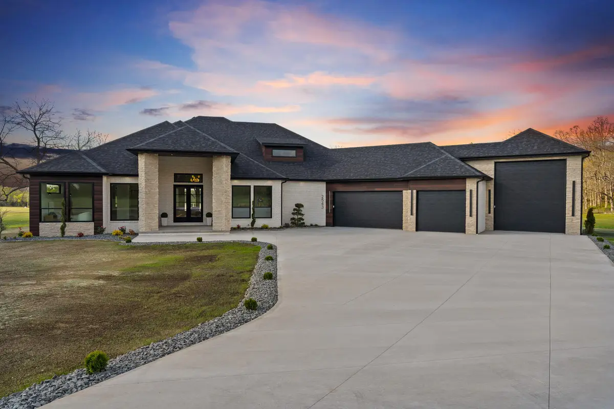 2543 E Theran Avenue, Springfield, MO 65803 - #1