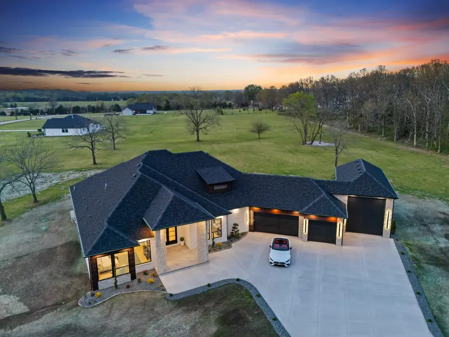 2543 E Theran Avenue, Springfield, MO 65803 - #2