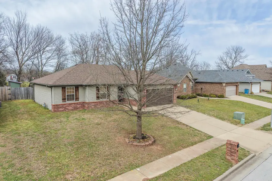 505 S Casa Grande Avenue, Springfield, MO 65802 - #2