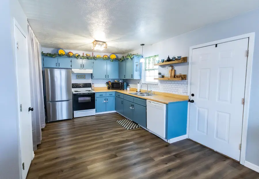 1505 S 12th Avenue, Ozark, MO 65721 - #3