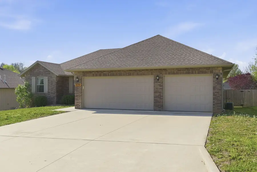 1070 E Lakota Street, Nixa, MO 65714 - #3