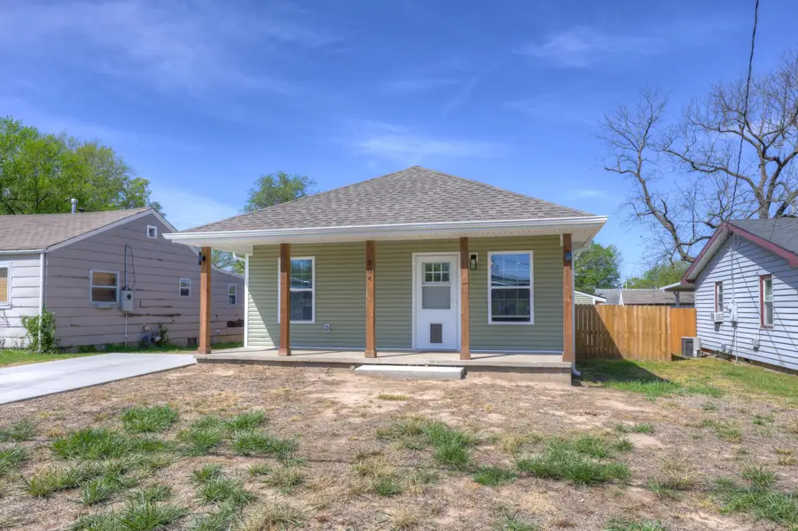 504 S Mckinley Avenue, Joplin, MO 64801 - #3