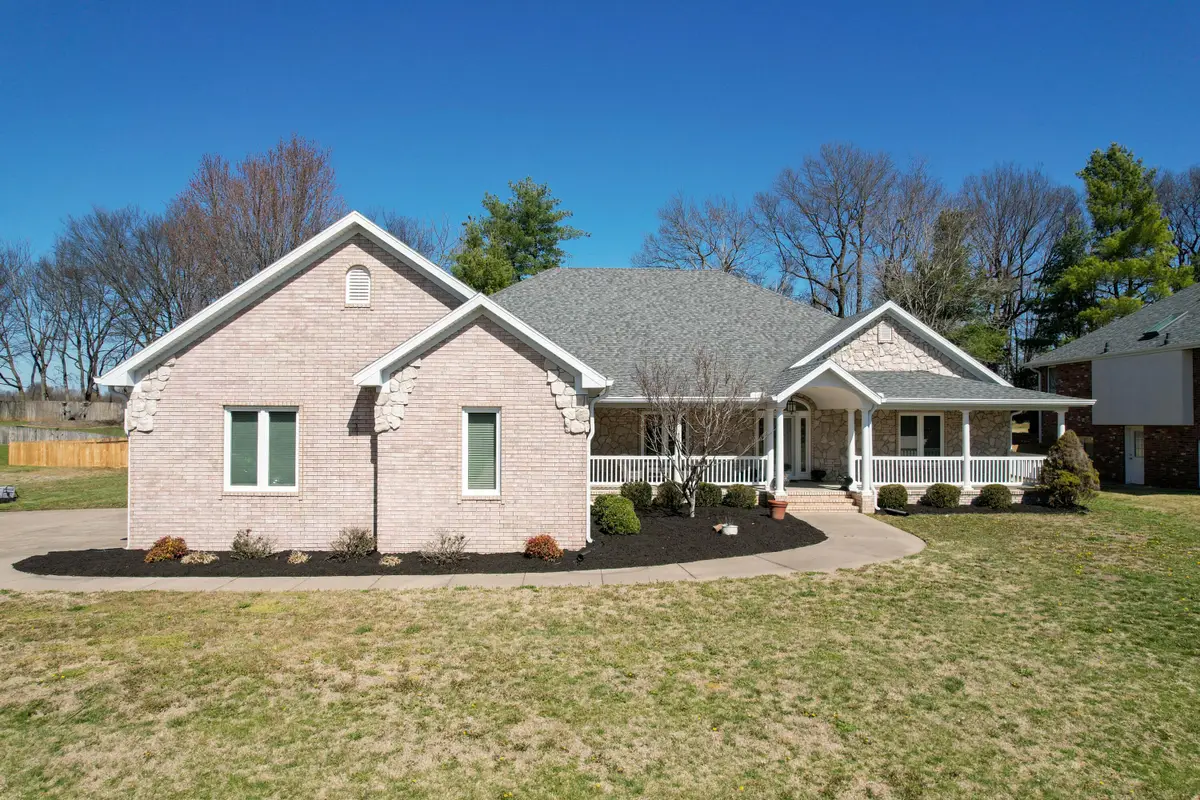 811 W Jackson Avenue, Nixa, MO 65714 - #1