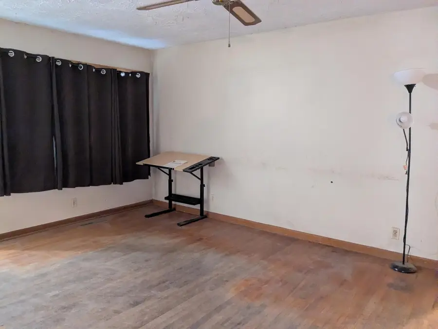 209 S Burton Avenue, Springfield, MO 65802 - #3