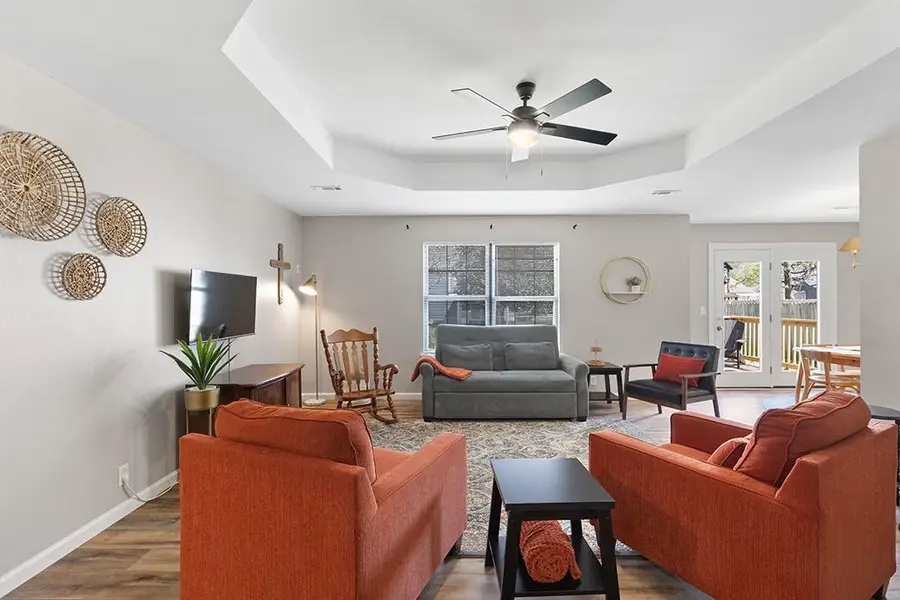 1121 Woodland Drive, Webb City, MO 64870 - #2