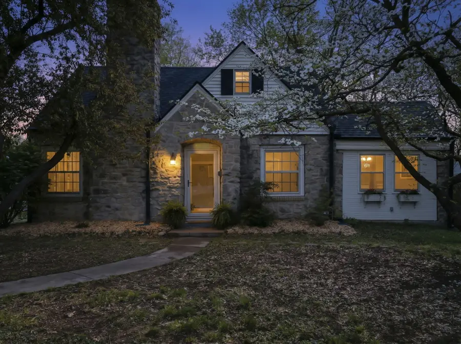 1516 S Kimbrough Avenue, Springfield, MO 65807 - #2