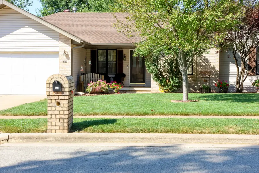 343 S Foster Avenue, Springfield, MO 65802 - #2