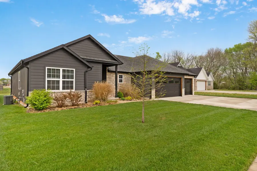 833 W Charlotte Street, Republic, MO 65738 - #2