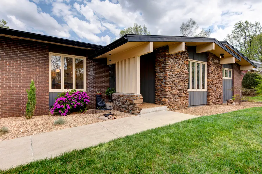 2830 S Marlan Avenue, Springfield, MO 65804 - #2