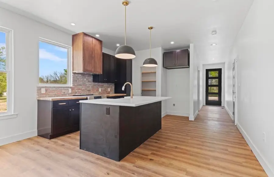 317 S Oak Avenue, Sparta, MO 65753 - #3