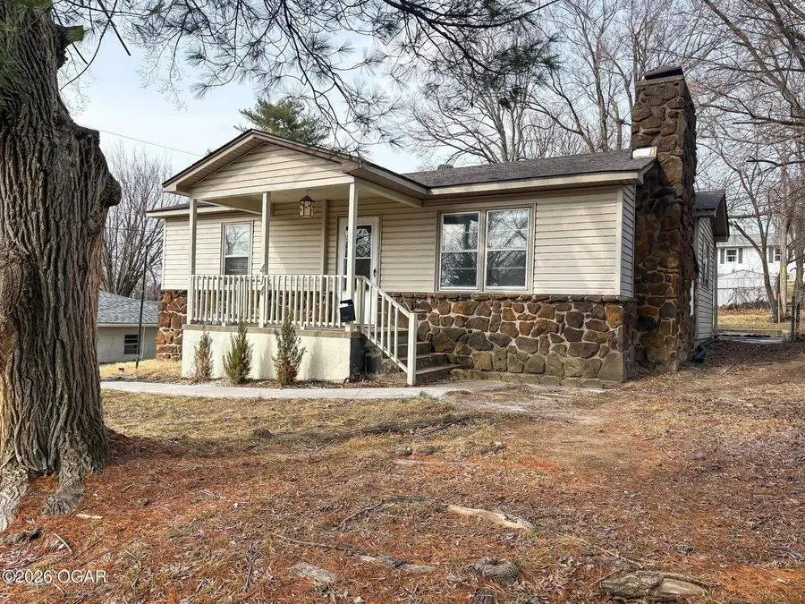 414 E Glenview Street, Neosho, MO 64850 - #2