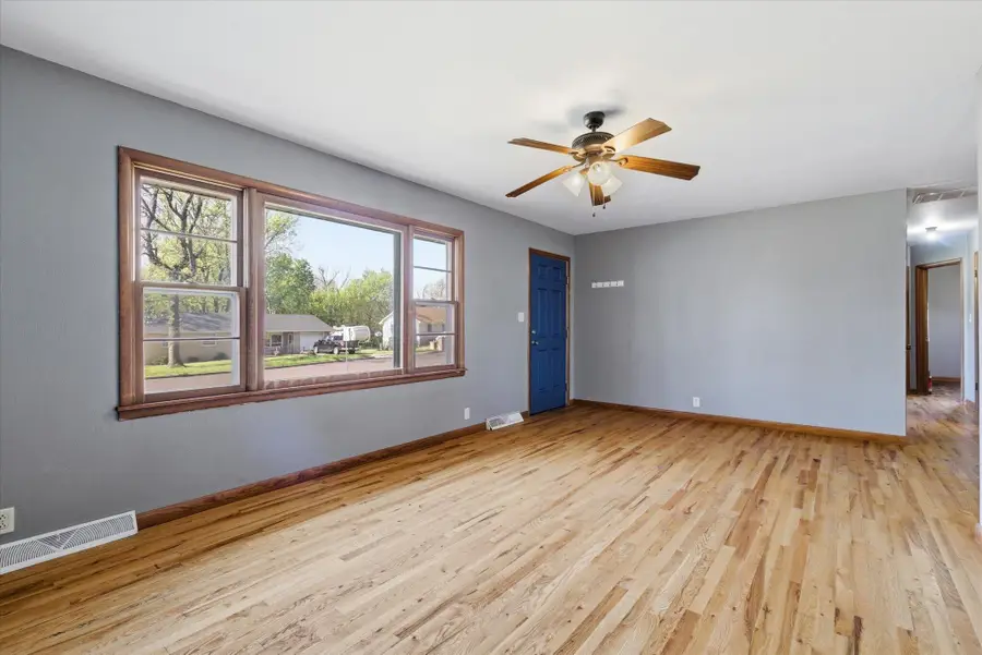 200 W Nellie Avenue, Monett, MO 65708 - #2