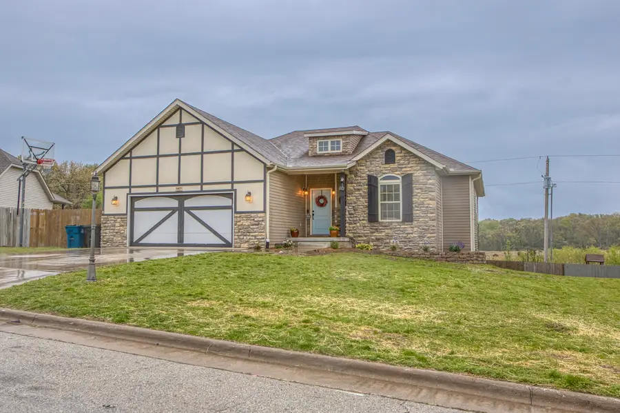 1413 Matthew Circle, Webb City, MO 64870 - #2