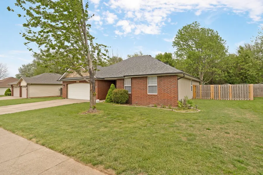 636 S Angel Avenue, Republic, MO 65738 - #3
