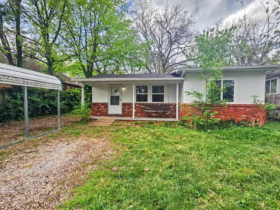 2939 W Grand Street, Springfield, MO 65802 - #3