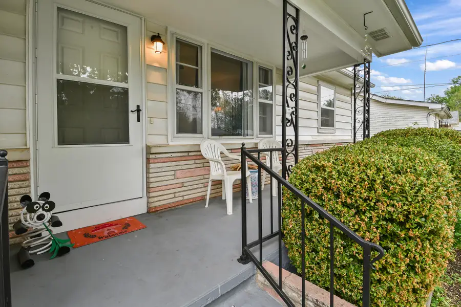 1106 N Clifton Avenue, Springfield, MO 65802 - #3