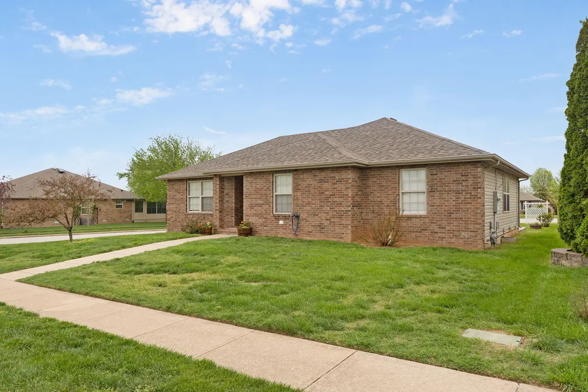 406 S Casa Grande Avenue, Springfield, MO 65802 - #1