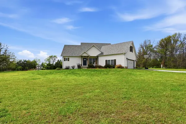 1281 E 415th Road, Bolivar, MO 65613