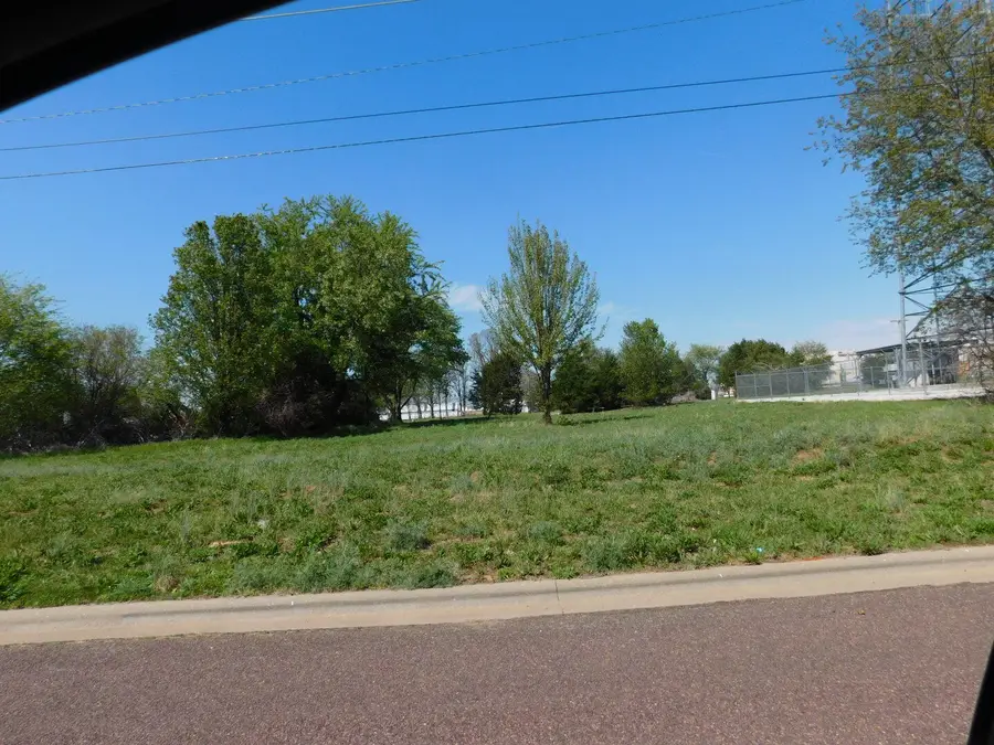 000 Wellington Avenue, Monett, MO 65708 - #2