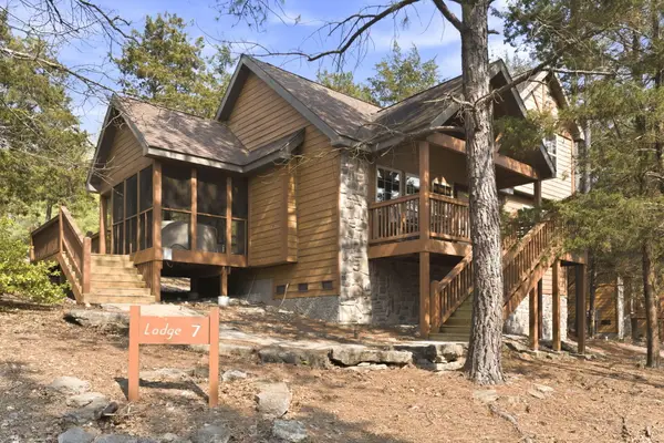 102 Lost Creek Circle, Branson West, MO 65737