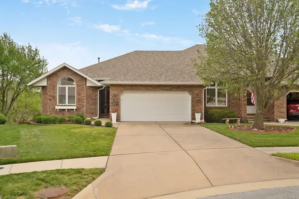 378 E Degraffenreid Street, Springfield, MO 65810