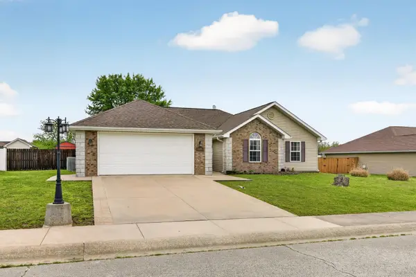 1786 Pierce Lane, Neosho, MO 64850
