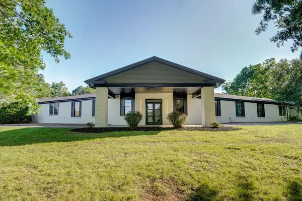 5021 S Farm Rd 137, Springfield, MO 65810