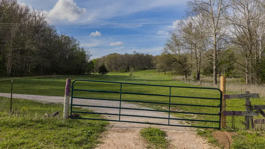 8431 E Division Street, Strafford, MO 65757 - #3