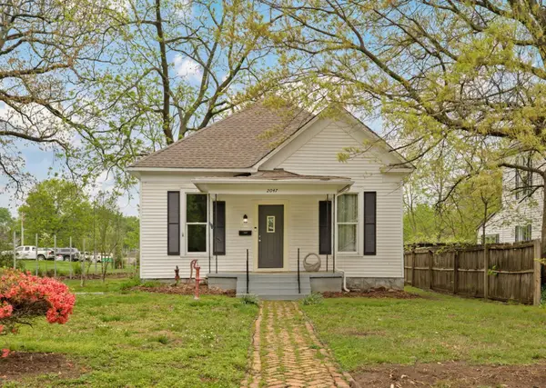 2047 N Campbell Avenue, Springfield, MO 65803