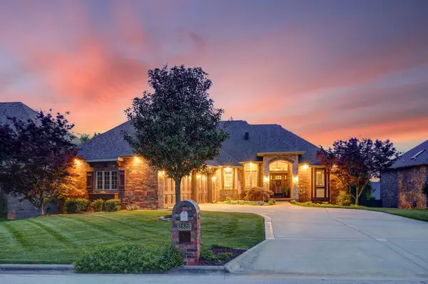 2822 E Woodford Street, Springfield, MO 65804