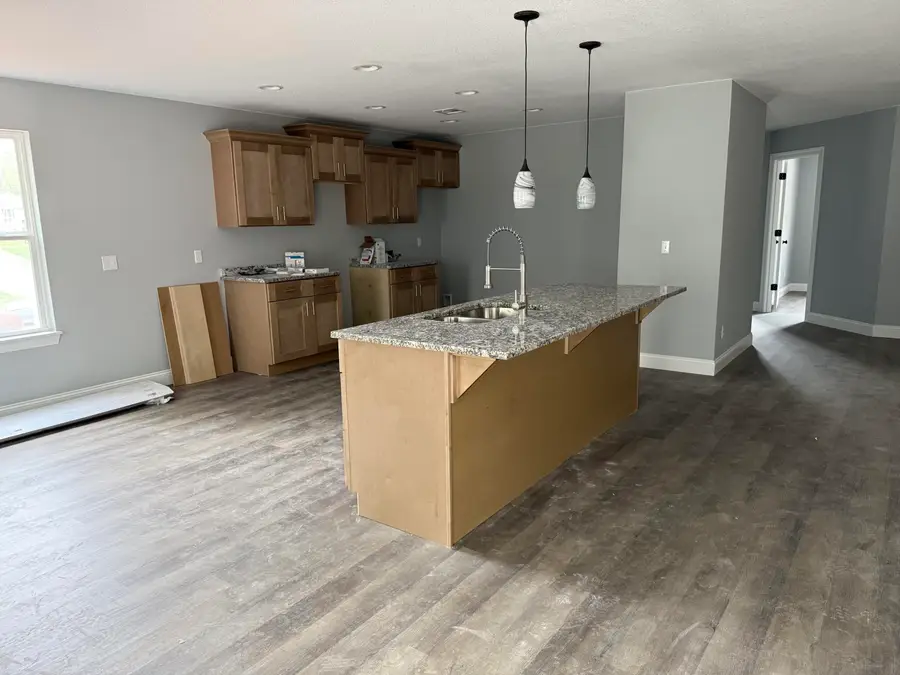 2004 Sally Ann Avenue, Neosho, MO 64850 - #2