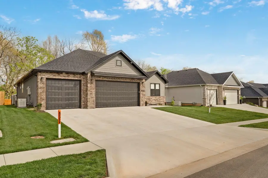 4898 S Sycamore Avenue, Springfield, MO 65810 - #2