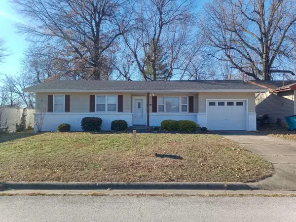 2221 N Crutcher Avenue, Springfield, MO 65803